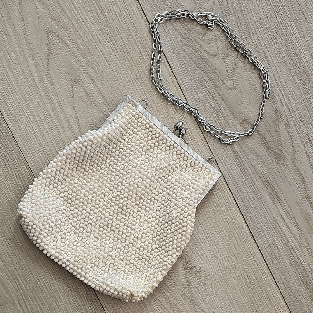 Vintage Artel Montreal Beaded Kisslock Crossbody Bag *Broken Strap*